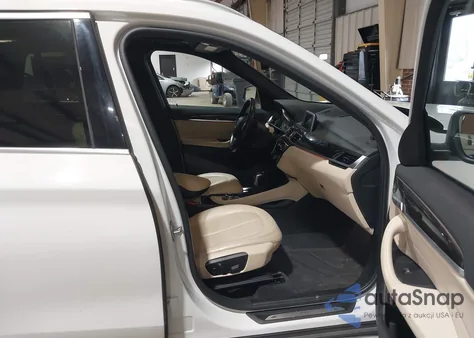 2017 BMW X1 xDrive28I из США, поврежденный, VIN WBXHT3Z34H4A65727